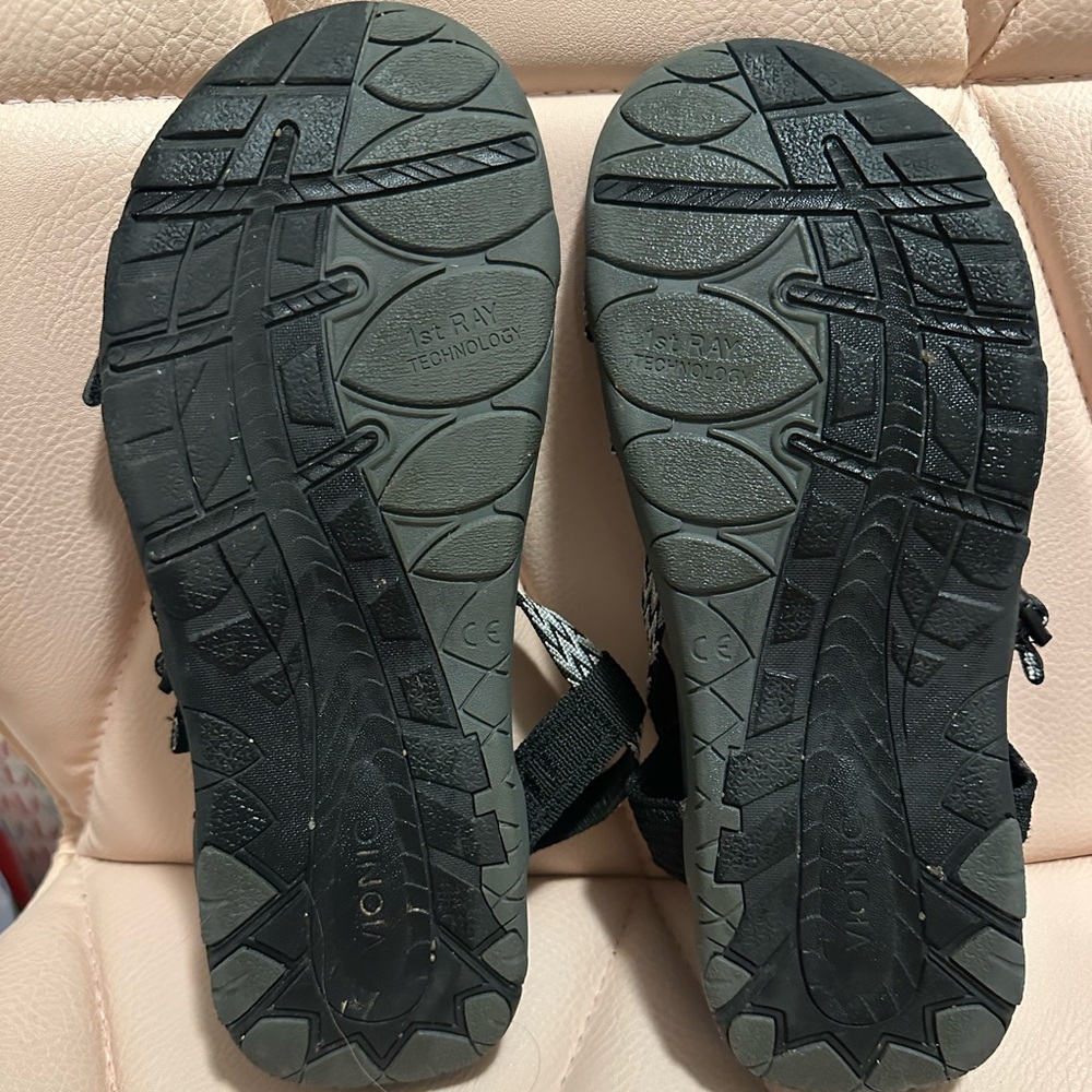 Vionic sandals - Picture 3 of 3